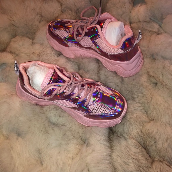 Shoes - Reflective pink tennis shoes💖🌸💖